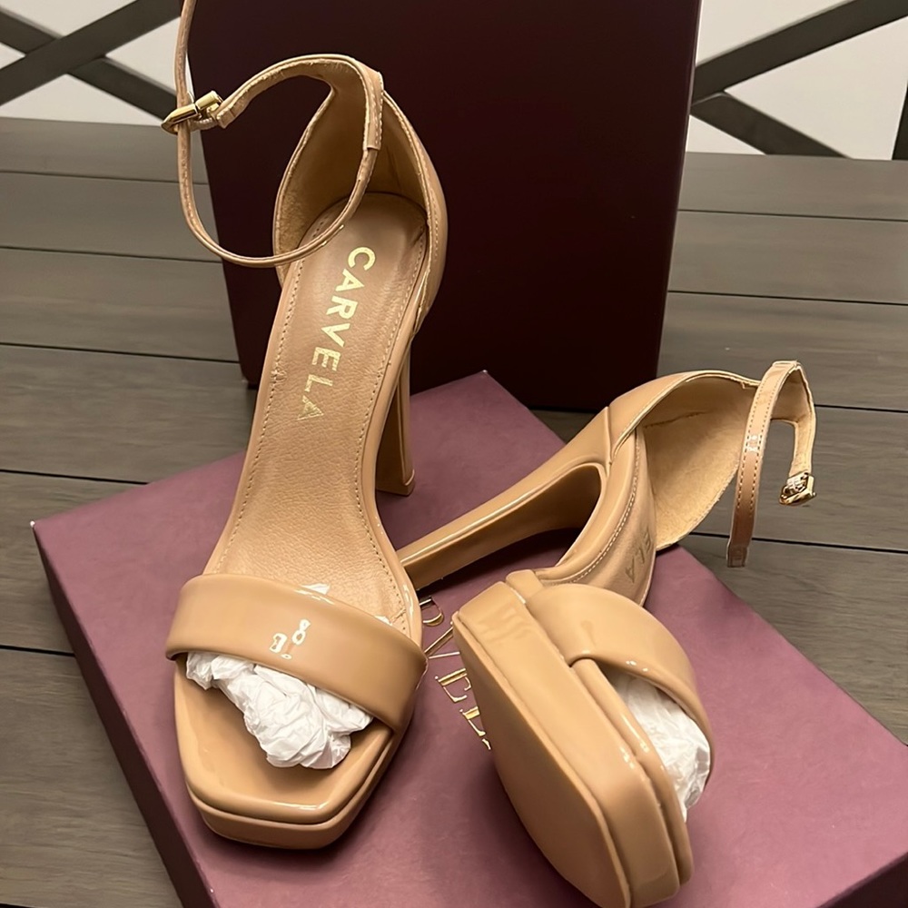 Skin shoes Carvela.